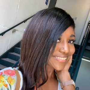 Meet your Posher, Alanis